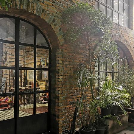 J No.14 Bed & Breakfast Bangkok Bagian luar foto