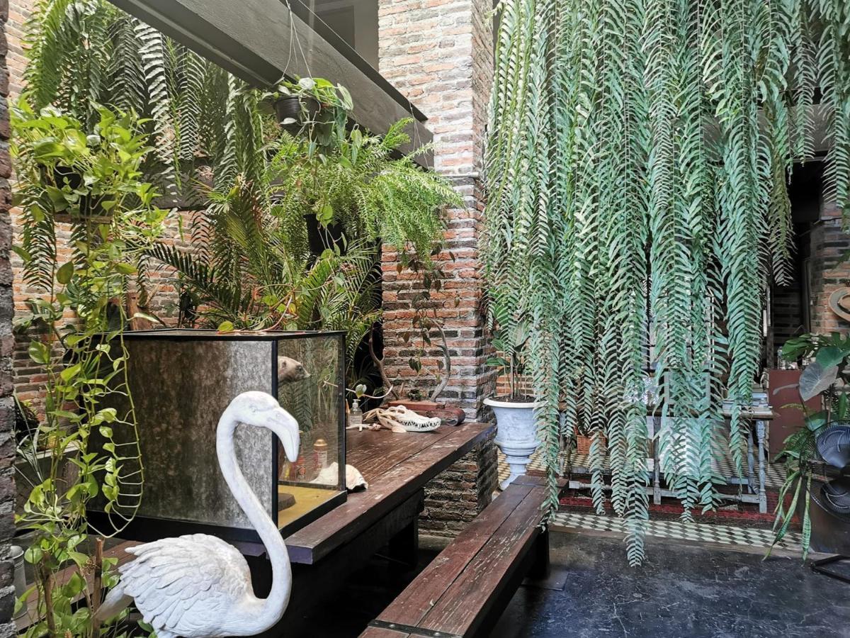 J No.14 Bed & Breakfast Bangkok Bagian luar foto