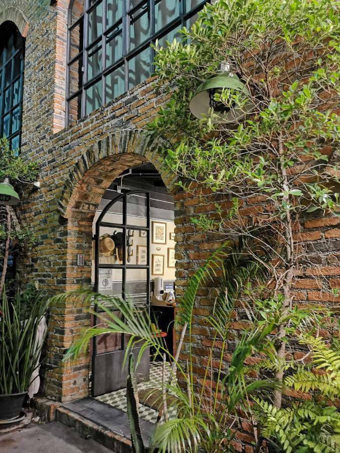 J No.14 Bed & Breakfast Bangkok Bagian luar foto