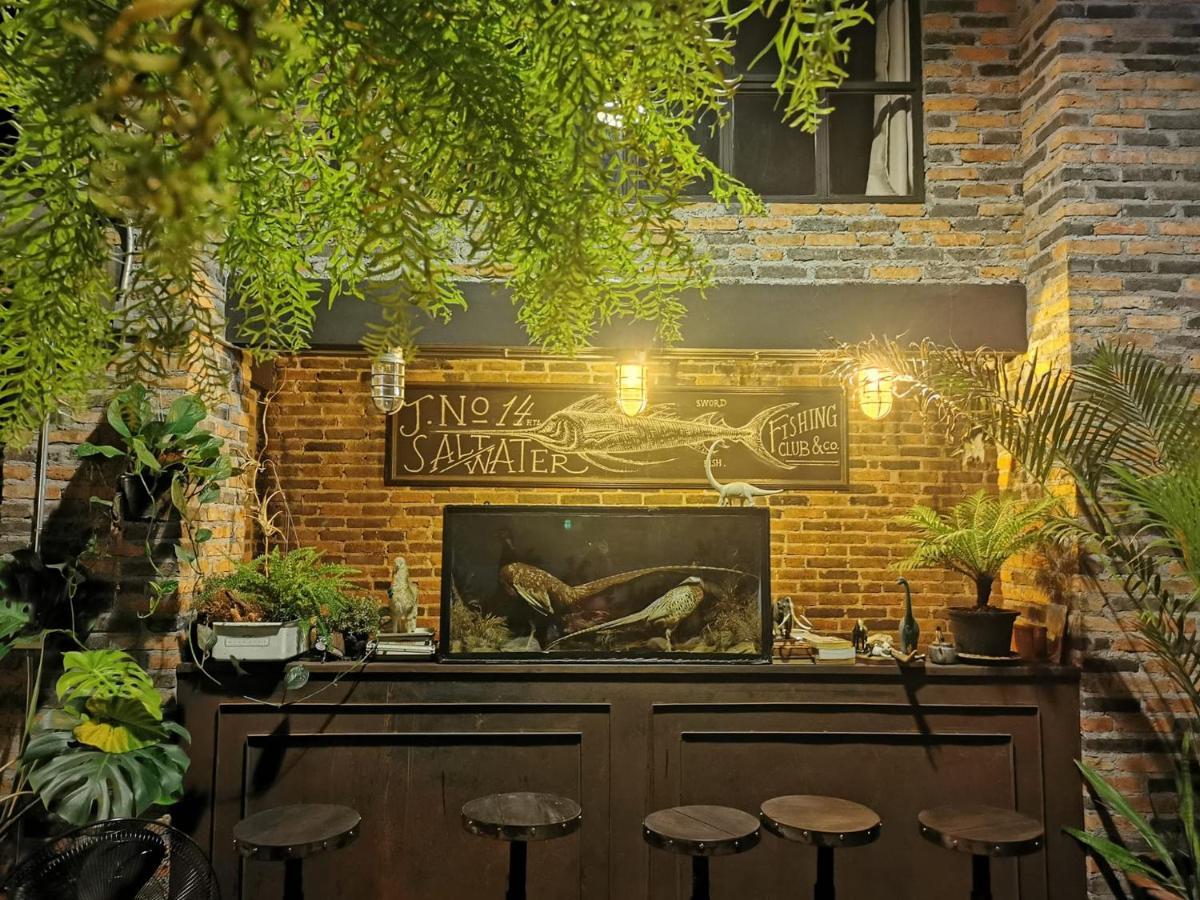 J No.14 Bed & Breakfast Bangkok Bagian luar foto