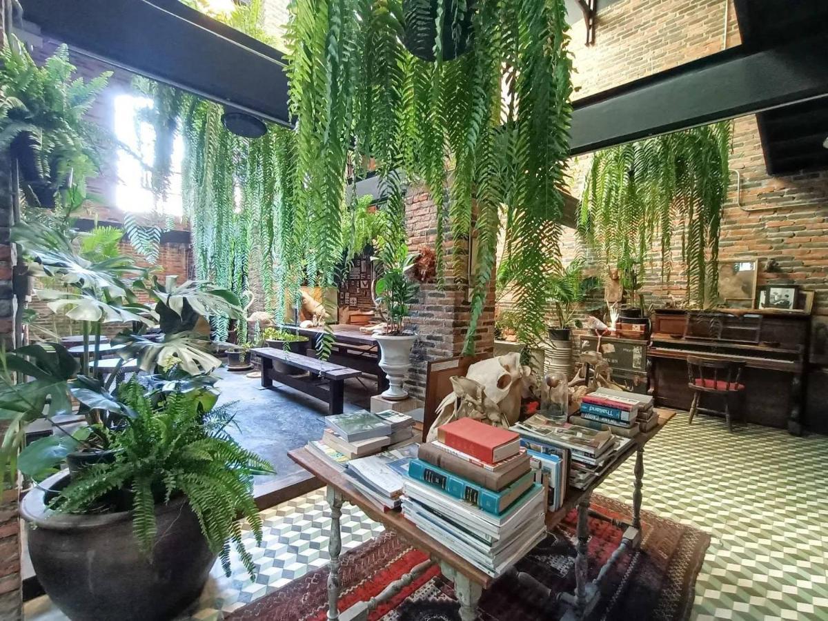 J No.14 Bed & Breakfast Bangkok Bagian luar foto