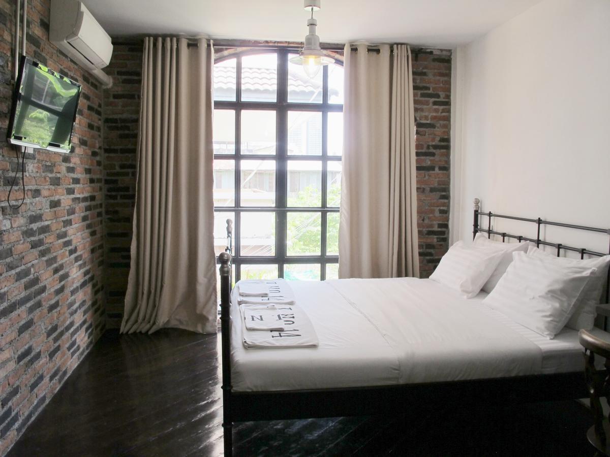 J No.14 Bed & Breakfast Bangkok Bagian luar foto