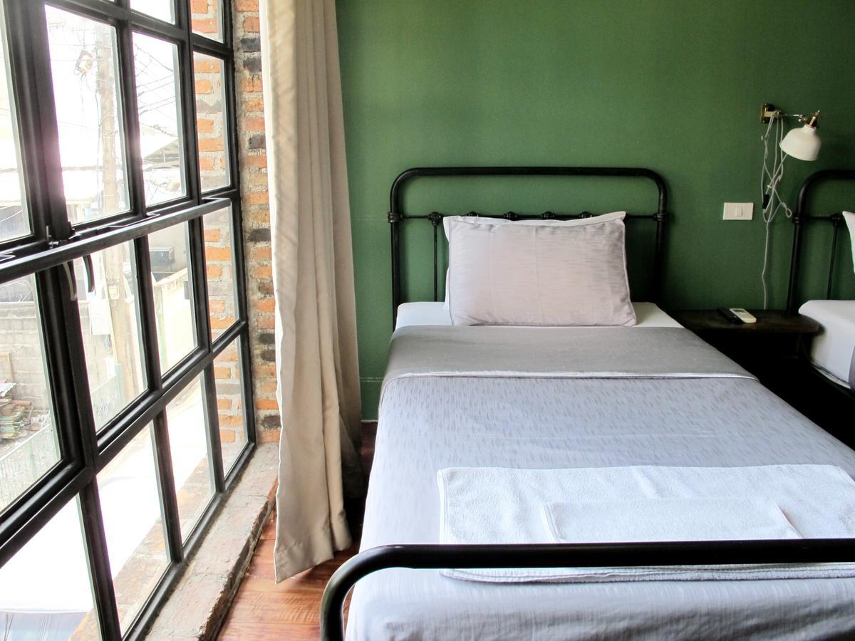 J No.14 Bed & Breakfast Bangkok Bagian luar foto